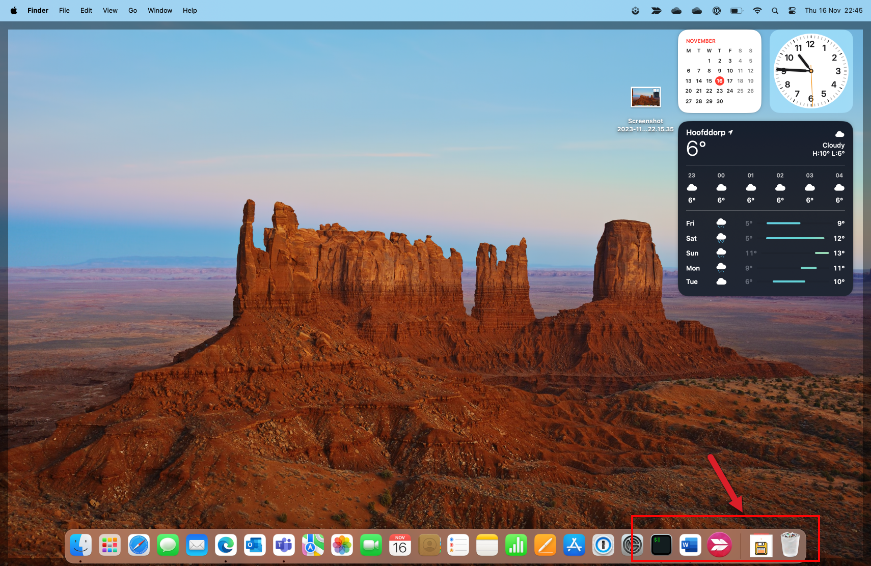 A screenshot of a macOS desktop without network drive mappings in the Dock